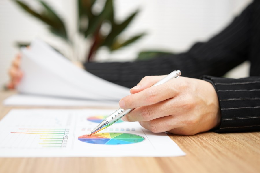 From lead to contract: closing UX/UI audit services deals